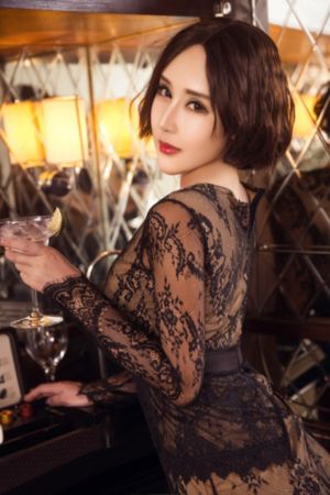 欧美气质连衣裙_HD电影在线观看