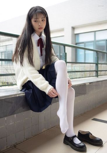 欧美明星度假街拍_BD迅雷电影在线