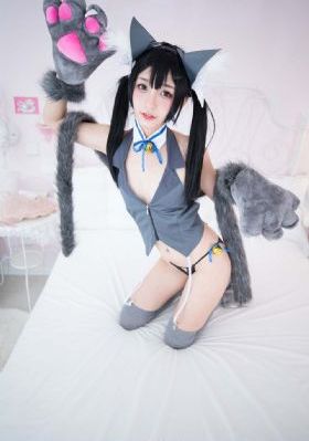 最新精品国偷自产在线美女足_普通话在线观看