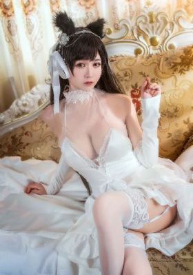 公交车上掀裙子挺进去的作者_720手机免费观看完整